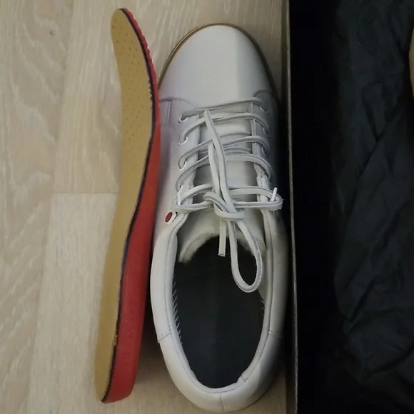 NWT UGG Brock Luxe Leather Sneakers - Picture 7 of 7